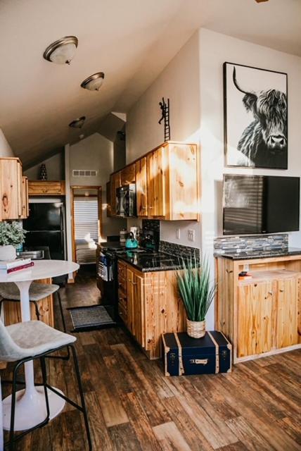 The Bison Cabin - The Cabins At Rim Rock オースティン エクステリア 写真